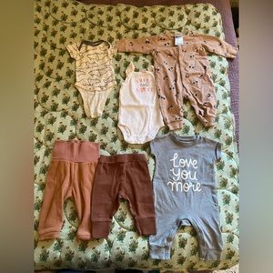 Newborn Baby Clothes Lot Girl/Gender Neutral